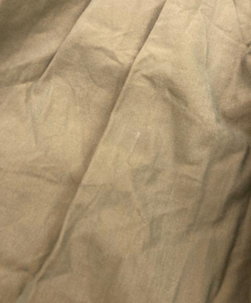 STILL BY HAND（スティルバイハンド）STILL BY HAND (スティルバイハンド) PT06253 強撚コットンシャンブレー素材 2タックパンツ ブラウン サイズ:44の古着・服飾アイテム