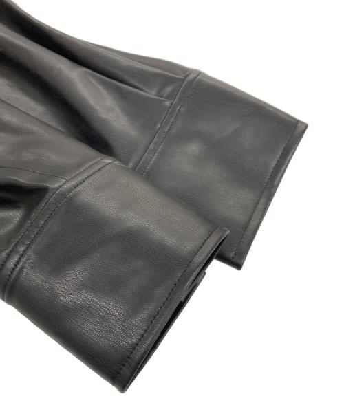 Calvin Klein Jeans（カルバンクラインジーンズ）Calvin Klein Jeans (カルバンクラインジーンズ) Faux Leather Crop Shirt / フェイクレザークロップドシャツ ブラック サイズ:Mの古着・服飾アイテム