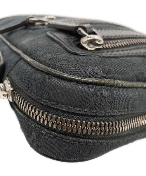 GUCCI（グッチ）GUCCI (グッチ) GGキャンバスショルダーバッグ ブラックの古着・服飾アイテム