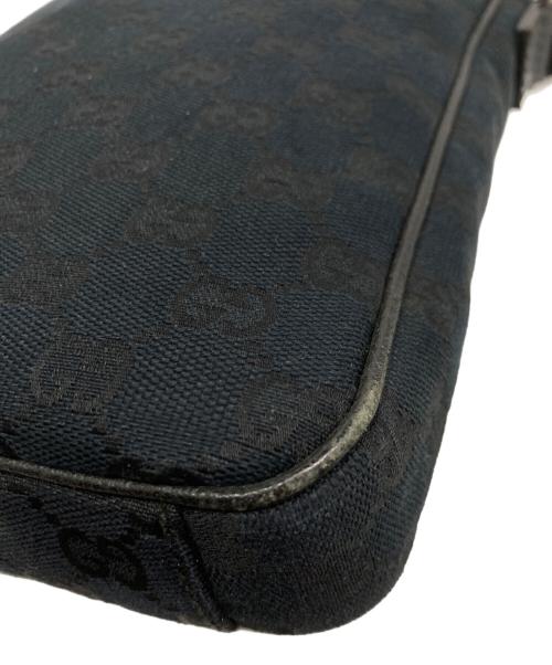 GUCCI（グッチ）GUCCI (グッチ) GGキャンバスショルダーバッグ ブラックの古着・服飾アイテム