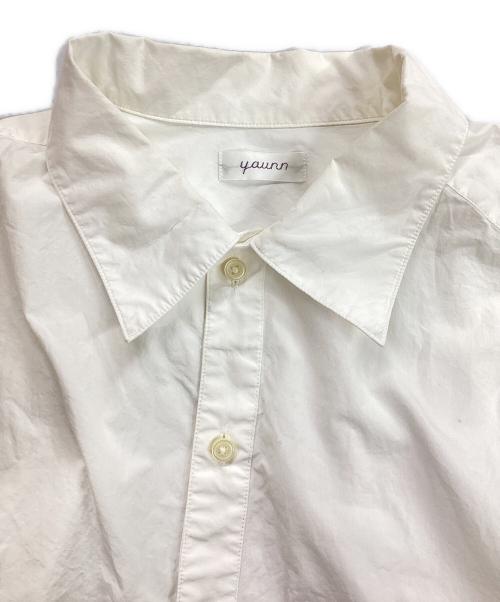 YAUNN（ヤウーン）YAUNN (ヤウーン) COTTON ASYMMETRY SHIRT ホワイト サイズ:FREEの古着・服飾アイテム