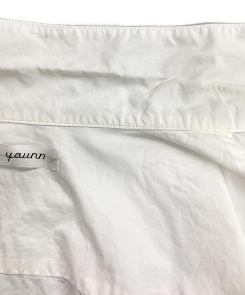 YAUNN（ヤウーン）YAUNN (ヤウーン) COTTON ASYMMETRY SHIRT ホワイト サイズ:FREEの古着・服飾アイテム