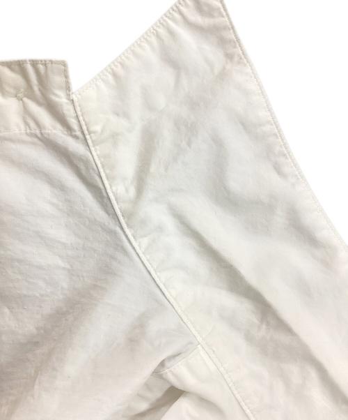 YAUNN（ヤウーン）YAUNN (ヤウーン) COTTON ASYMMETRY SHIRT ホワイト サイズ:FREEの古着・服飾アイテム