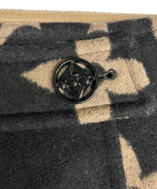 LOUIS VUITTON（ルイ ヴィトン）LOUIS VUITTON (ルイ ヴィトン) ジャイアントモノグラム Aラインミニスカート ブラック×ベージュ サイズ:36の古着・服飾アイテム