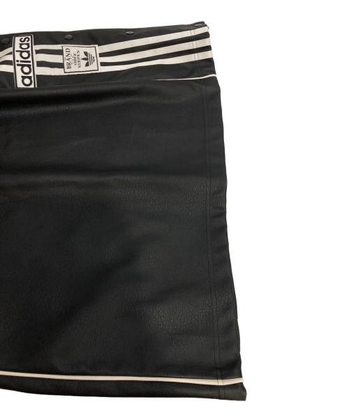 adidas（アディダス）adidas (アディダス) アディブレイク　フェイクレザー スカート　IJ5025 ブラック サイズ:Lの古着・服飾アイテム
