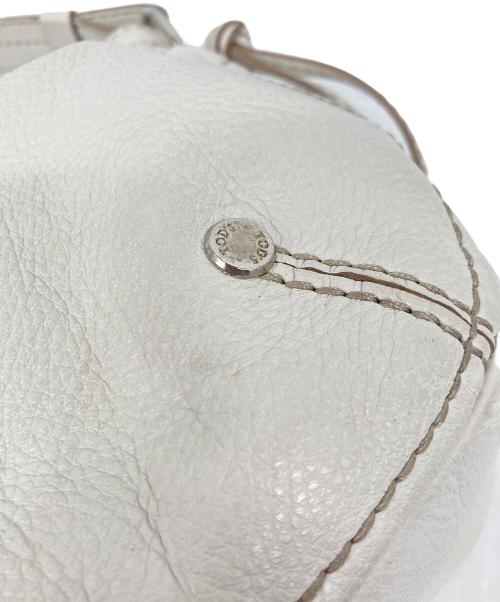 TOD'S（トッズ）TOD'S (トッズ) レザーショルダーバッグ ホワイトの古着・服飾アイテム