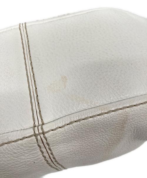 TOD'S（トッズ）TOD'S (トッズ) レザーショルダーバッグ ホワイトの古着・服飾アイテム