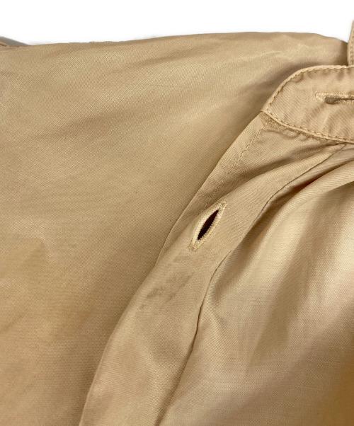 MM6 Maison Margiela（エムエムシックスメゾンマルジェラ）MM6 Maison Margiela (エムエムシックスメゾンマルジェラ) サテンL/Sシャツ ベージュ サイズ:38の古着・服飾アイテム