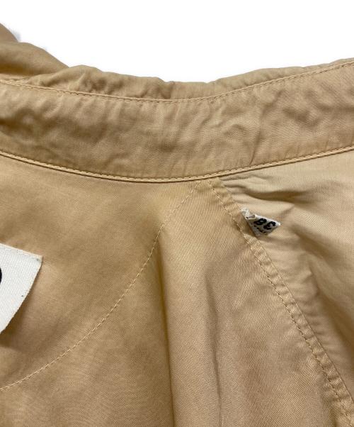 MM6 Maison Margiela（エムエムシックスメゾンマルジェラ）MM6 Maison Margiela (エムエムシックスメゾンマルジェラ) サテンL/Sシャツ ベージュ サイズ:38の古着・服飾アイテム