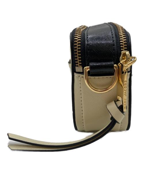 MARC JACOBS（マークジェイコブス）MARC JACOBS (マークジェイコブス) Snapshot Bag ザ スナップショット ホワイトの古着・服飾アイテム
