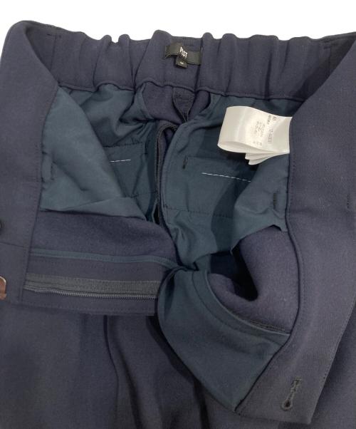 PLST（プラステ）PLST (プラステ) ウォームリザーブカラーレスセットアップ ネイビー サイズ:ジャケットL/パンツMの古着・服飾アイテム