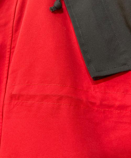 MOUNTAIN HARD WEAR（マウンテンハードウェア）MOUNTAIN HARD WEAR (マウンテンハードウェア) 00S マウンテンパーカー レッド×ブラック サイズ:Sの古着・服飾アイテム