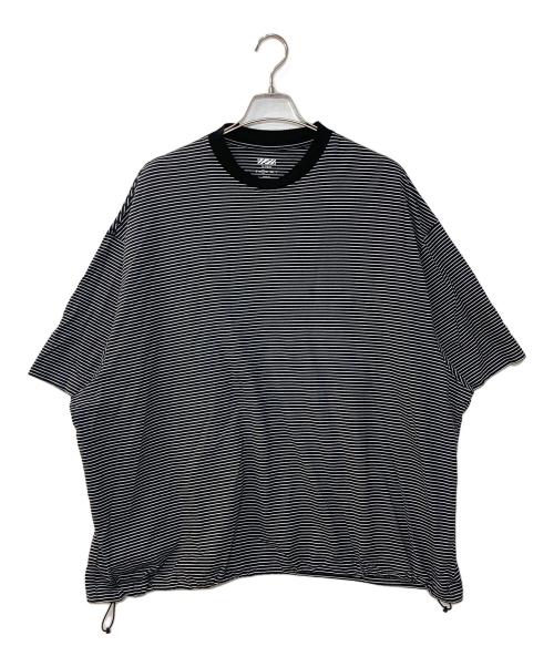 is-ness（イズネス）is-ness (イズネス) BALLOON SHORT SLEEVE ボーダーTシャツ ブラック×ホワイト サイズ:Lの古着・服飾アイテム