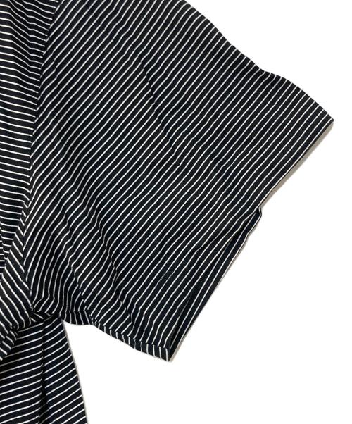 is-ness（イズネス）is-ness (イズネス) BALLOON SHORT SLEEVE ボーダーTシャツ ブラック×ホワイト サイズ:Lの古着・服飾アイテム