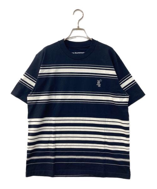 WHITE MOUNTAINEERING（ホワイトマウンテ二アニング）WHITE MOUNTAINEERING (ホワイトマウンテ二アニング) RANDAM STRIPE LOGO T-SHIRT ネイビー サイズ:2の古着・服飾アイテム