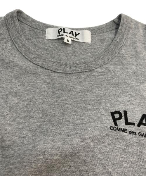PLAY COMME des GARCONS（プレイコムデギャルソン）PLAY COMME des GARCONS (プレイコムデギャルソン) ハートロゴTee グレー サイズ:Sの古着・服飾アイテム