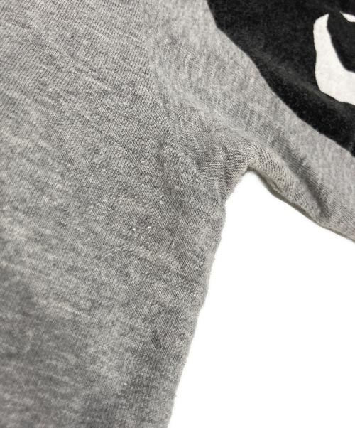 PLAY COMME des GARCONS（プレイコムデギャルソン）PLAY COMME des GARCONS (プレイコムデギャルソン) ハートロゴTee グレー サイズ:Sの古着・服飾アイテム