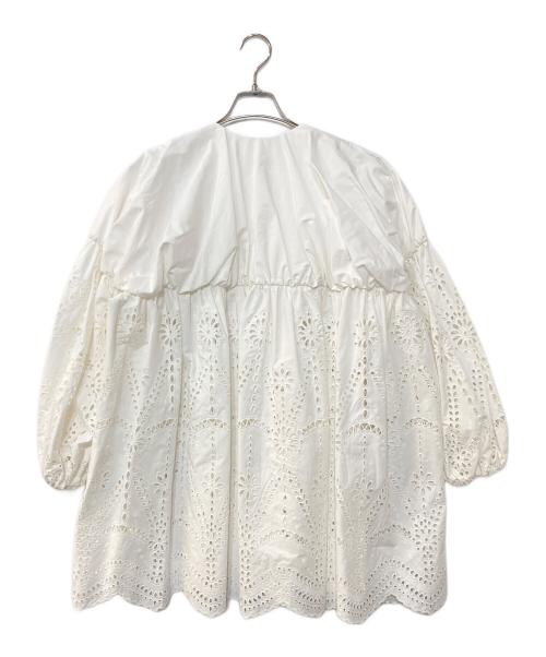 AUGUST（オーガスト）AUGUST (オーガスト) original cutwork lace blouse Bouquet オリジナルカットワークレースブラウス ブーケ ホワイト サイズ:Fの古着・服飾アイテム