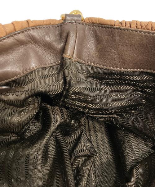 PRADA（プラダ）PRADA (プラダ) NAPPA GAUFRE`AN ナッパ ゴーフル ブラウンの古着・服飾アイテム