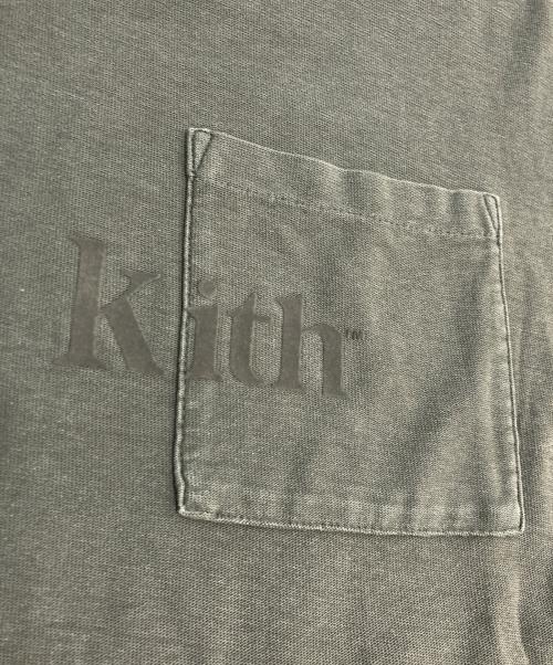 KITH（キス）KITH (キス) USA Quinn Pocket Tee フロッキープリント ポケットTシャツ グレー サイズ:Mの古着・服飾アイテム
