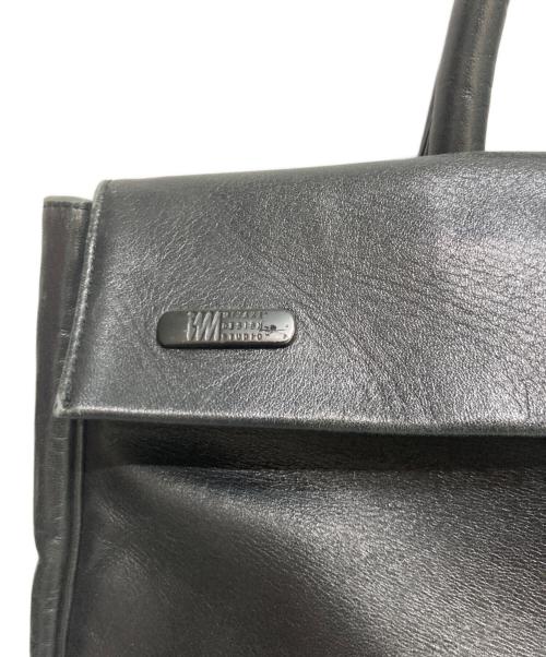IM ISSEY MIYAKE（アイエムイッセイミヤケ）IM ISSEY MIYAKE (アイエムイッセイミヤケ) レザーハンドバッグ ブラックの古着・服飾アイテム
