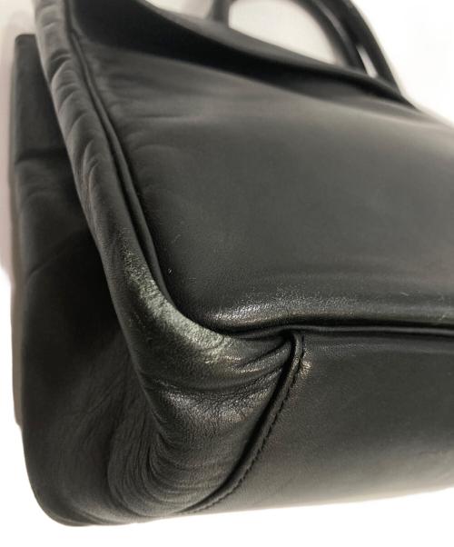 IM ISSEY MIYAKE（アイエムイッセイミヤケ）IM ISSEY MIYAKE (アイエムイッセイミヤケ) レザーハンドバッグ ブラックの古着・服飾アイテム