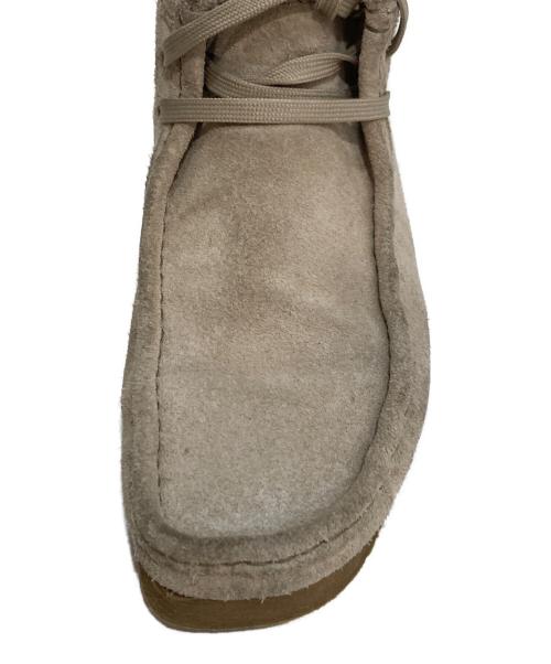CLARKS（クラークス）CLARKS (クラークス) ワラビーブーツ　Wallabee Boot ベージュ サイズ:23.5の古着・服飾アイテム