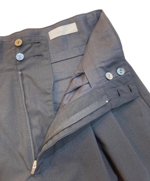 IRENISA（イレニサ）IRENISA (イレニサ) TWO TUCKS WIDE SHORTS ツータックワイドショーツ ブラック サイズ:2の古着・服飾アイテム