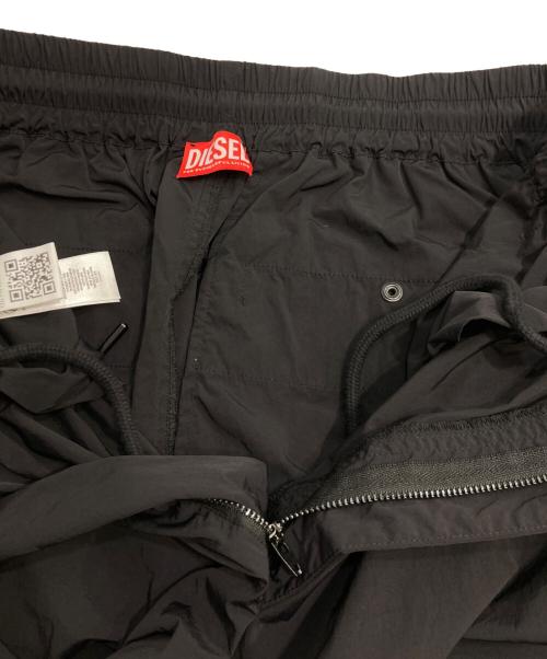 DIESEL（ディーゼル）DIESEL (ディーゼル) P-BEECK-WRD-AKAD ナイロンパンツ ブラック サイズ:52の古着・服飾アイテム
