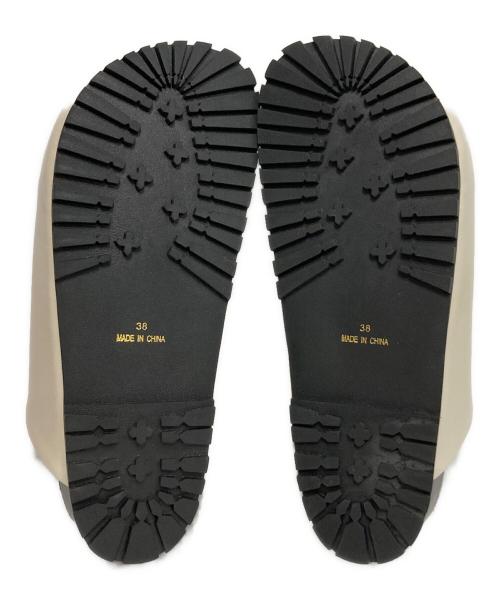 RIM.ARK（リムアーク）RIM.ARK (リムアーク) Relaxy leather sandal リラックシーレザーサンダル ホワイト サイズ:38の古着・服飾アイテム