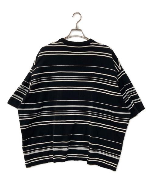 is-ness（イズネス）is-ness (イズネス) KNITTED FLASH BORDER T-SHIRT 半袖 ボーダー ニット ホワイト×ブラック サイズ:Lの古着・服飾アイテム
