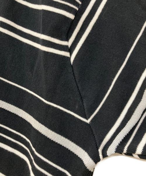 is-ness（イズネス）is-ness (イズネス) KNITTED FLASH BORDER T-SHIRT 半袖 ボーダー ニット ホワイト×ブラック サイズ:Lの古着・服飾アイテム