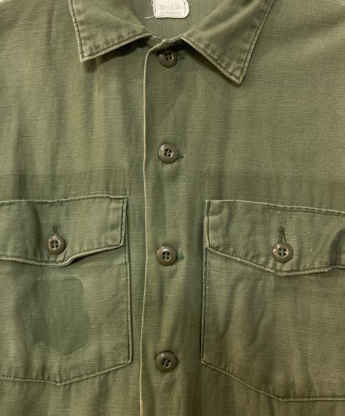 US ARMY（ユーエスアーミー）US ARMY (ユーエスアーミー) 70S ユーティリティーシャツ オリーブ サイズ:16 1/2 ×34の古着・服飾アイテム