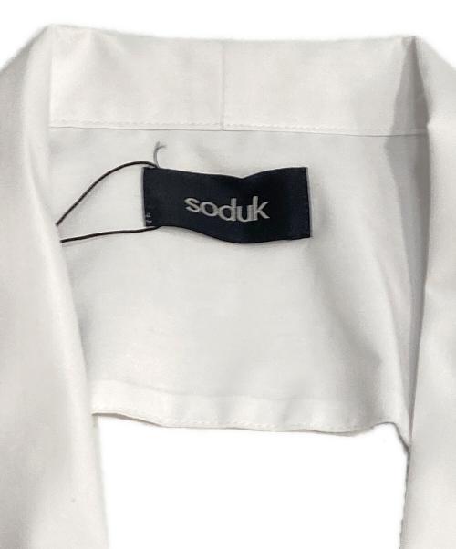 soduk（スドーク）soduk (スドーク) ribbon ribbon shirt ホワイト サイズ:Fの古着・服飾アイテム