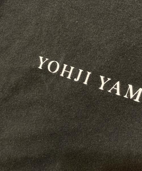 YOHJI YAMAMOTO（ヨウジヤマモト）YOHJI YAMAMOTO (ヨウジヤマモト) New Era (ニューエラ) YY Inc. LOGO ALLBRAND PRINT Long Sleeve T ブラック サイズ:4の古着・服飾アイテム
