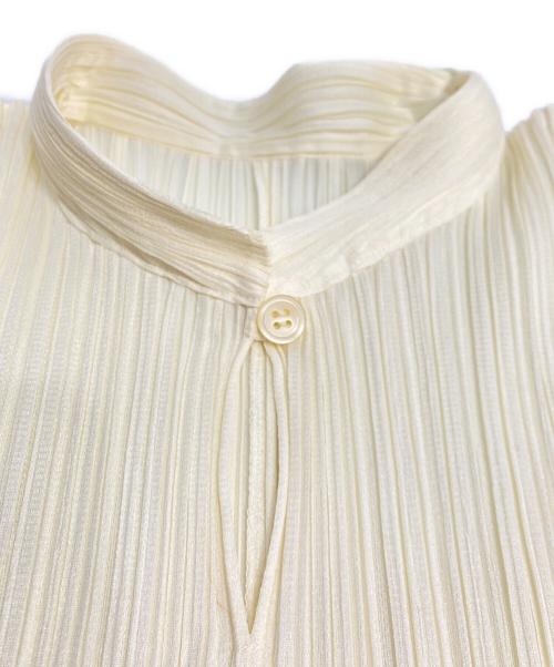 PLEATS PLEASE（プリーツプリーズ）PLEATS PLEASE (プリーツプリーズ) スキッパープリーツブラウス アイボリー サイズ:3の古着・服飾アイテム