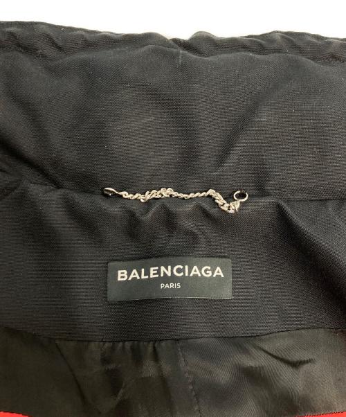 BALENCIAGA（バレンシアガ）BALENCIAGA (バレンシアガ) Cシェイプ マウンテンパーカー ブラック×レッド サイズ:46の古着・服飾アイテム