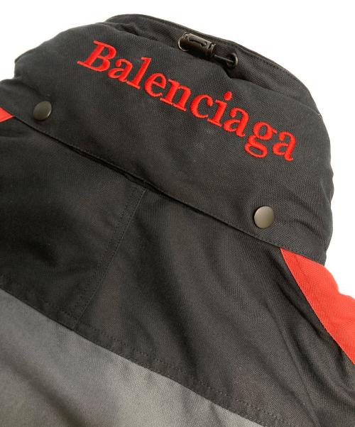 BALENCIAGA（バレンシアガ）BALENCIAGA (バレンシアガ) Cシェイプ マウンテンパーカー ブラック×レッド サイズ:46の古着・服飾アイテム