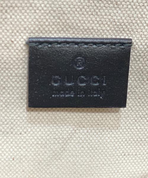 GUCCI（グッチ）GUCCI (グッチ) GGエンボスボディバッグ ブラックの古着・服飾アイテム