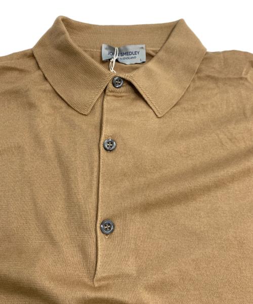 JOHN SMEDLEY（ジョンスメドレー）JOHN SMEDLEY (ジョンスメドレー) STANDARD FIT ADRIAN SHIRT SS シーアイランドコットンニットポロシャツ ライトキャメル サイズ:Lの古着・服飾アイテム