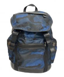 COACH（コーチ）の古着「Terrain Trek Pack In Printed Nylon カモフラ柄バックパック」｜ブルー