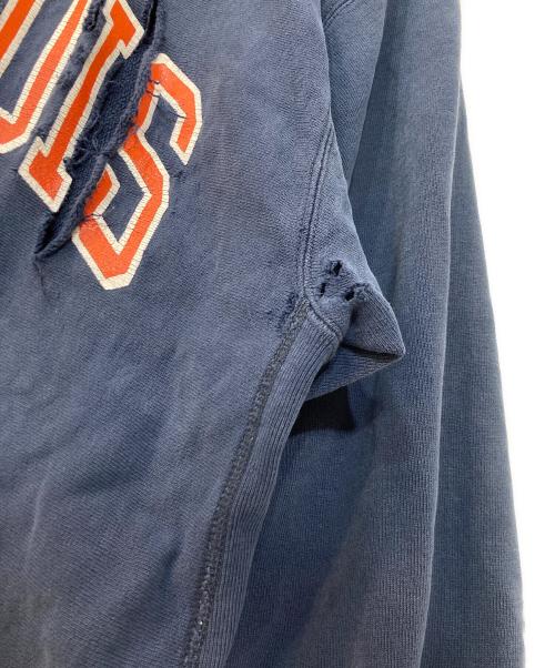 Champion REVERSE WEAVE（チャンピオン リバース ウィーブ）Champion REVERSE WEAVE (チャンピオン リバース ウィーブ) 90’ｓ ダメージカレッジロゴスウェット ネイビー サイズ:XL(着丈68cm/身幅57cm/肩幅48㎝/袖丈58㎝)の古着・服飾アイテム