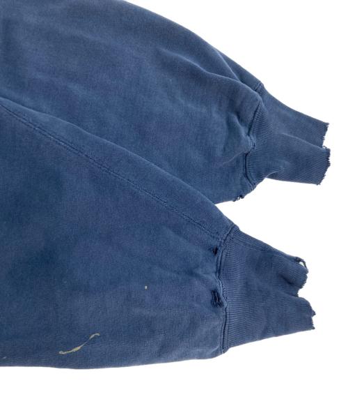 Champion REVERSE WEAVE（チャンピオン リバース ウィーブ）Champion REVERSE WEAVE (チャンピオン リバース ウィーブ) 90’ｓ ダメージカレッジロゴスウェット ネイビー サイズ:XL(着丈68cm/身幅57cm/肩幅48㎝/袖丈58㎝)の古着・服飾アイテム