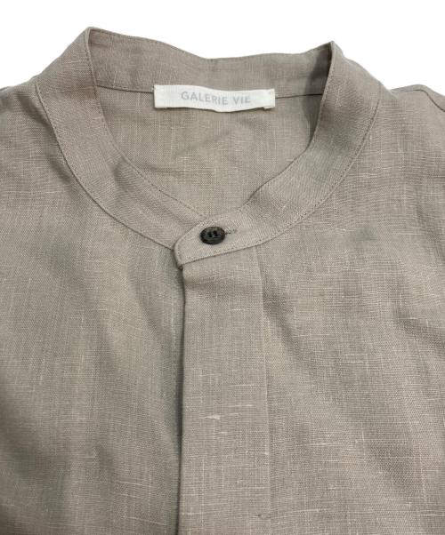 GALERIE VIE（ギャルリーヴィー）GALERIE VIE (ギャルリーヴィー) フレンチリネン スタンドカラーシャツ ベージュ サイズ:Fの古着・服飾アイテム