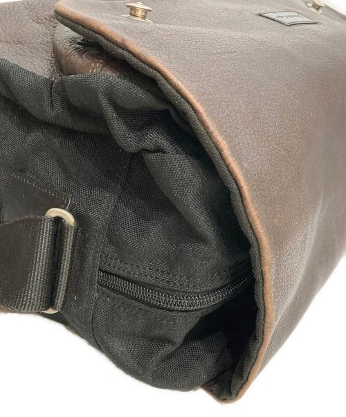 ERMENEGILDO ZEGNA（エルメネジルド・ゼニア）ERMENEGILDO ZEGNA (エルメネジルド・ゼニア) レザーコンビメッセンジャーバッグ ブラウンの古着・服飾アイテム