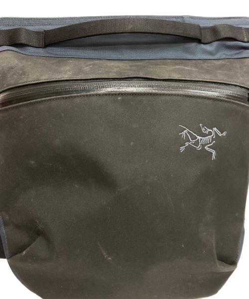 ARC'TERYX（アークテリクス）ARC'TERYX (アークテリクス) アロー8 ショルダーバッグ ブラック×ネイビーの古着・服飾アイテム