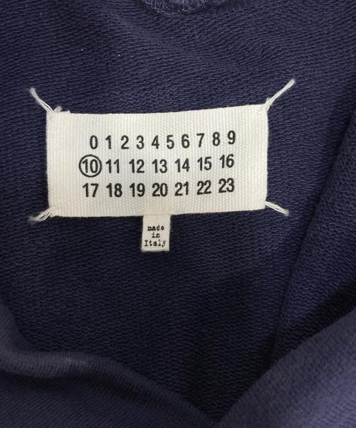 Maison Margiela（メゾンマルジェラ）Maison Margiela (メゾンマルジェラ) ナンバーロゴ刺繍付パーカー ネイビー サイズ:48の古着・服飾アイテム