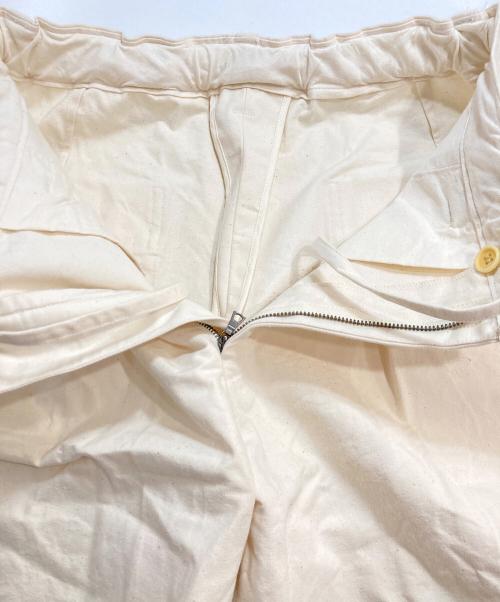 CAPERTICA（カペルチカ）CAPERTICA (カペルチカ) 2-TUCK WIDE SHORTS / ARMY CANVAS ホワイト サイズ:１ 未使用品の古着・服飾アイテム