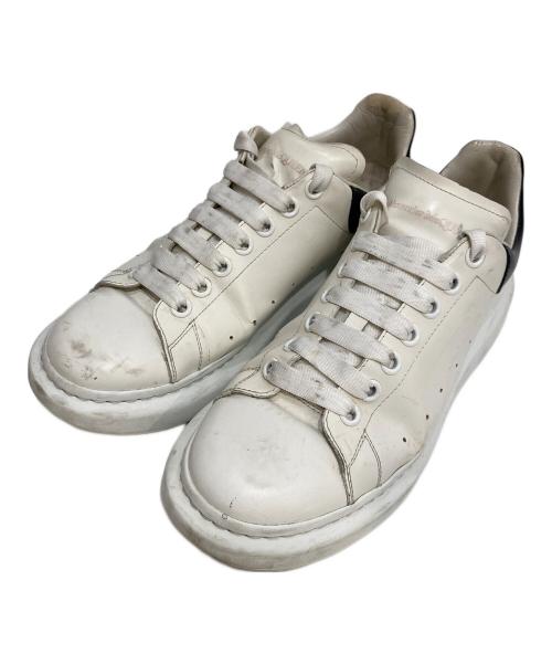 ALEXANDER McQUEEN（アレキサンダーマックイーン）ALEXANDER McQUEEN (アレキサンダーマックイーン) OVERSIZED SNEAKER ホワイト×ブラック サイズ:42の古着・服飾アイテム