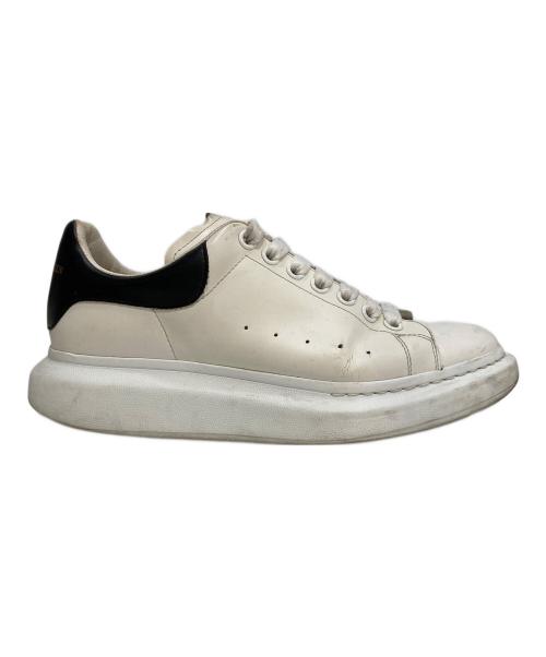 ALEXANDER McQUEEN（アレキサンダーマックイーン）ALEXANDER McQUEEN (アレキサンダーマックイーン) OVERSIZED SNEAKER ホワイト×ブラック サイズ:42の古着・服飾アイテム